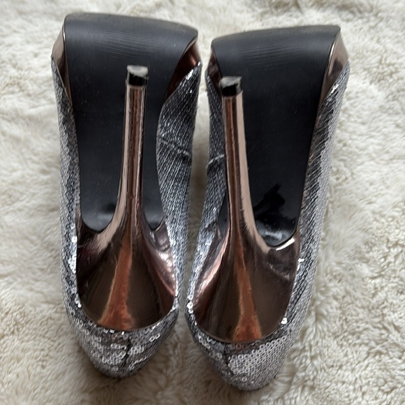 George Silver Sequin Heels Size 7 - Picture 8 of 9
